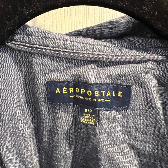 Lot of 4 Young Men Button Down Shirts - Picture 6 of 8